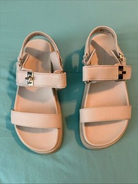 Steve Madden Kids Light Beige Adjustable Strap Sandals with Gold Buckles